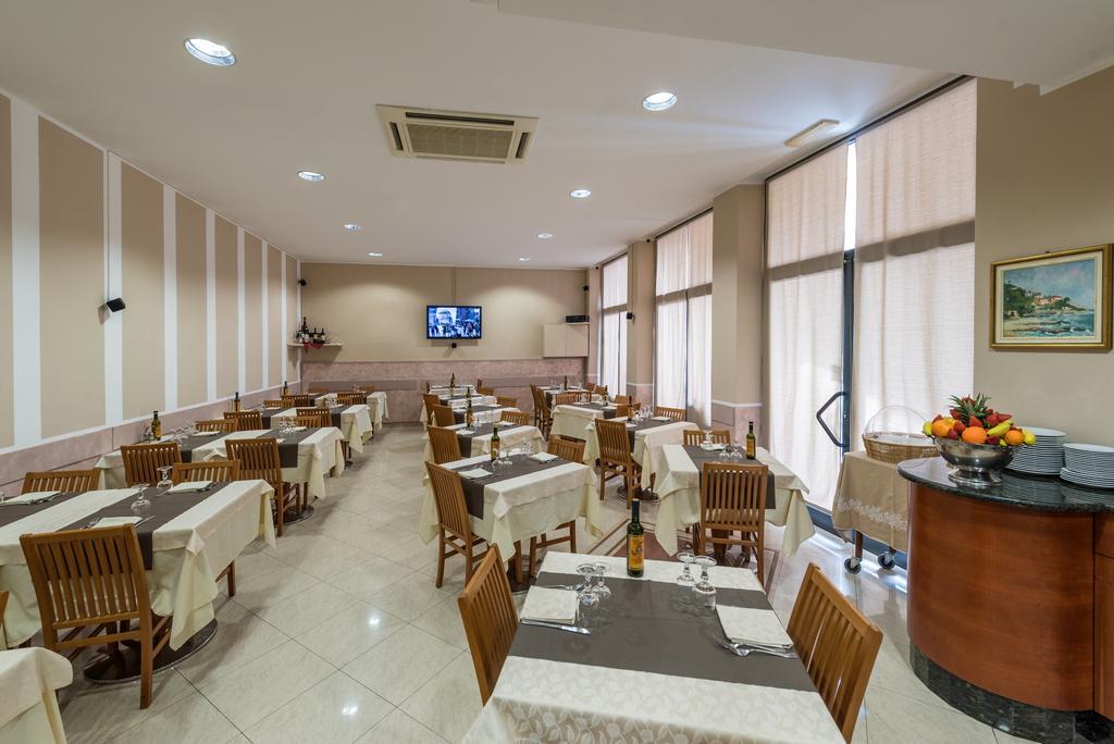 Hotel Santa Maria Finale Ligure Exterior foto